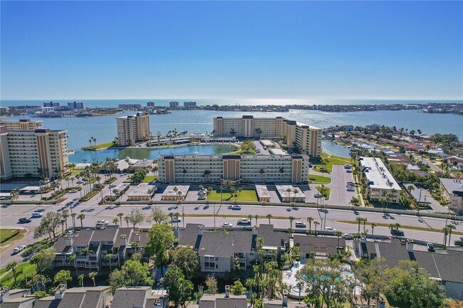 Building Photo - 4650 Cove Cir