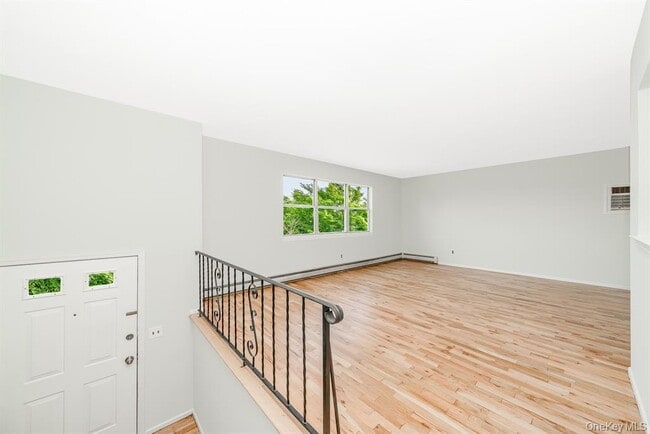 Building Photo - 227 N Walnut St