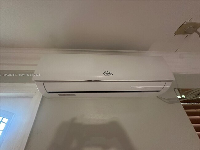 Building Photo - 20250 SW 182nd Ave