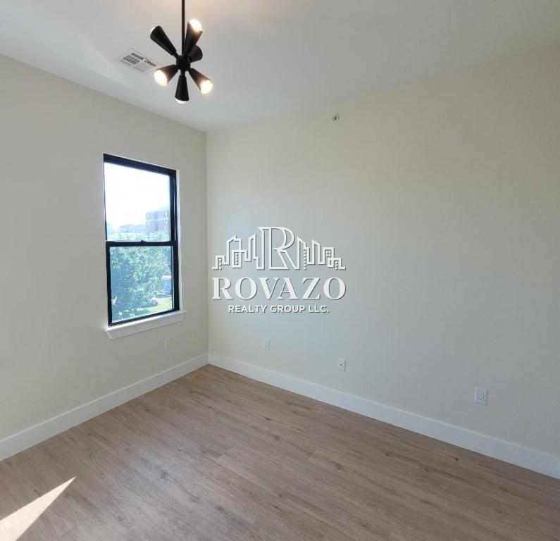 Building Photo - 502 William St