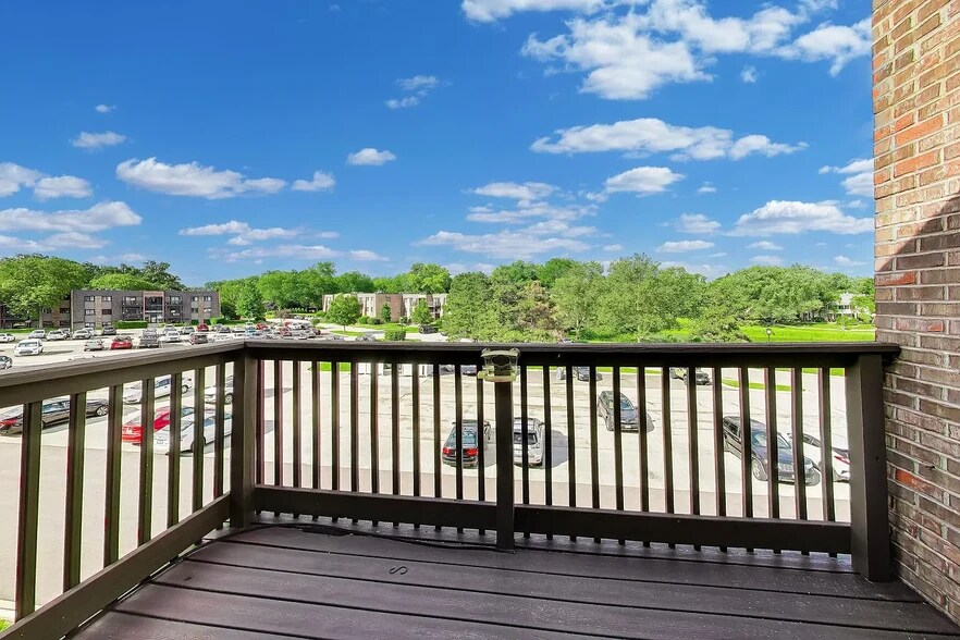 Building Photo - 1440 Stonebridge Cir