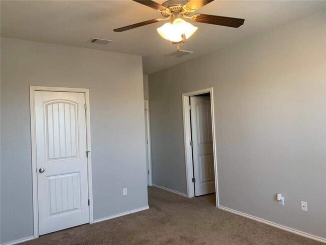 Building Photo - 9829 Milla Cir