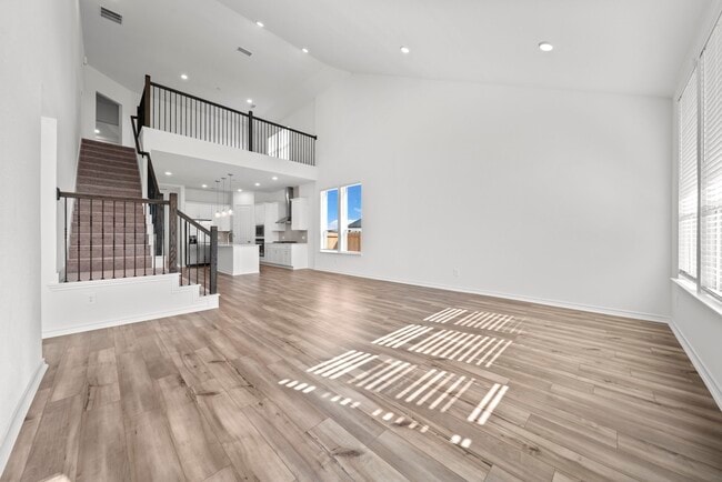 Building Photo - 649 Amber Fls Dr