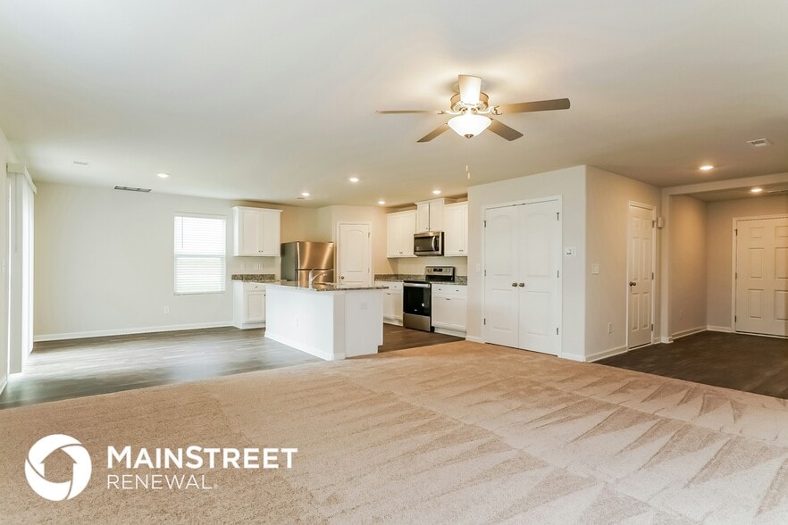 Building Photo - 724 Cider Ml Wy