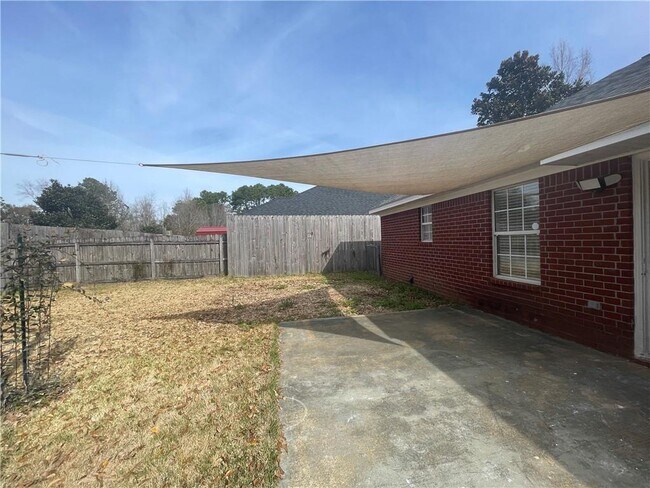 Building Photo - 6882 Red Cedar Dr