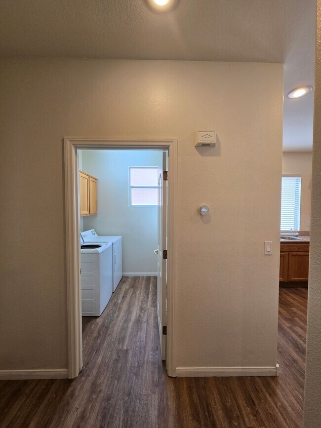 Building Photo - A Fabulous single story home in NW Las Vegas