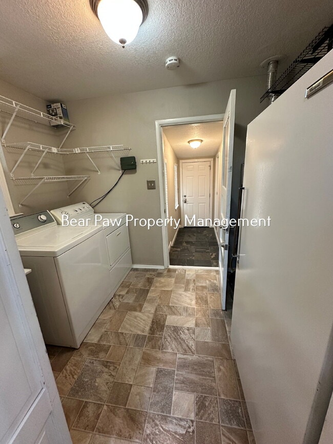Building Photo - Great Home in Denver!!