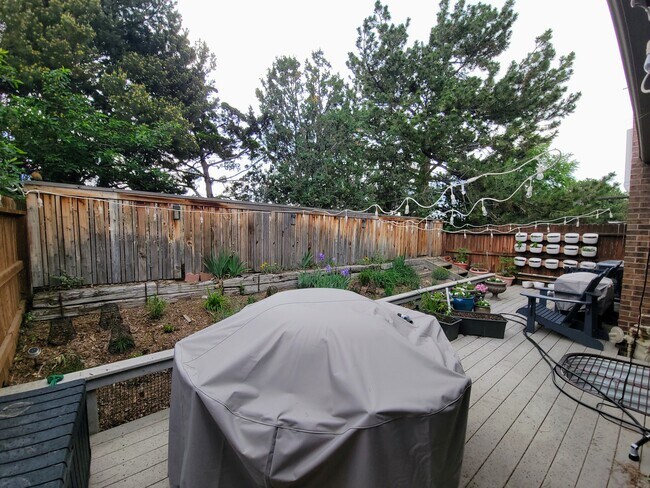 Building Photo - 3831 Apache Ct W