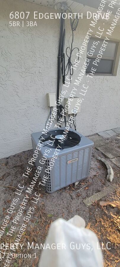 Building Photo - 6807 Edgeworth Dr