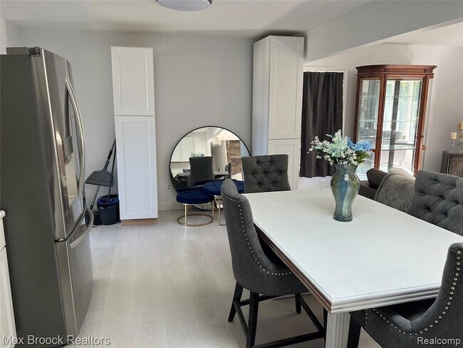 Building Photo - 4842 Merwin Rd