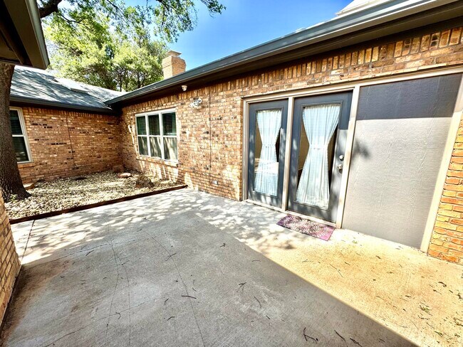 Building Photo - 9306 Utica Dr
