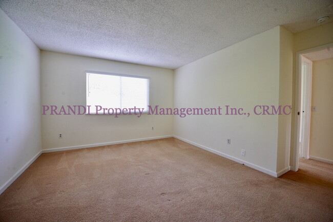 Building Photo - Convenient Novato Apartment with Great Nat...