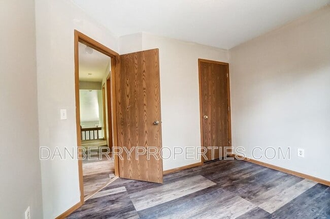 Building Photo - 3164 Kylemore Rd