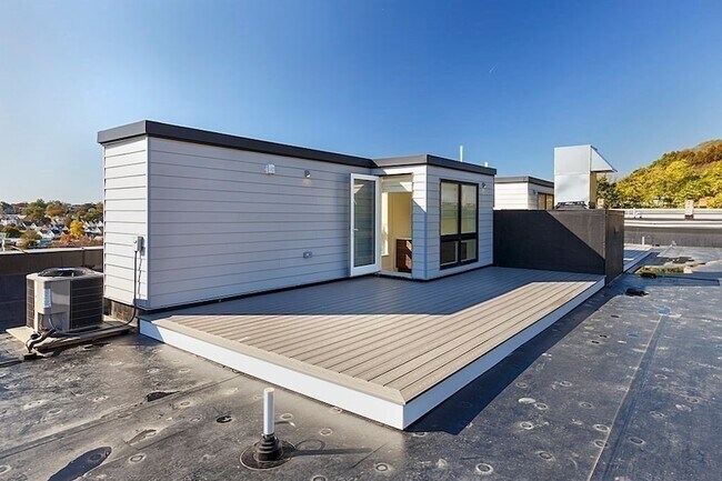 Building Photo - 40 Fisher Ave