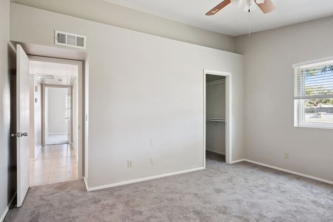 Building Photo - Three bedroom, two bath home!