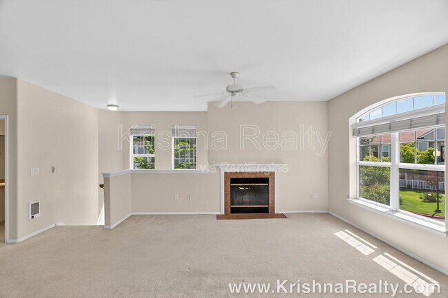Building Photo - 1175 NE 64th Ln