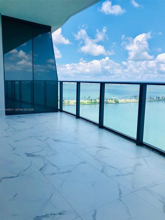 Building Photo - 3131 NE 7th Ave