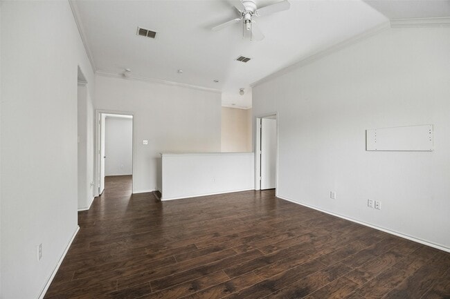 Building Photo - 320 S Mesa Verde Way