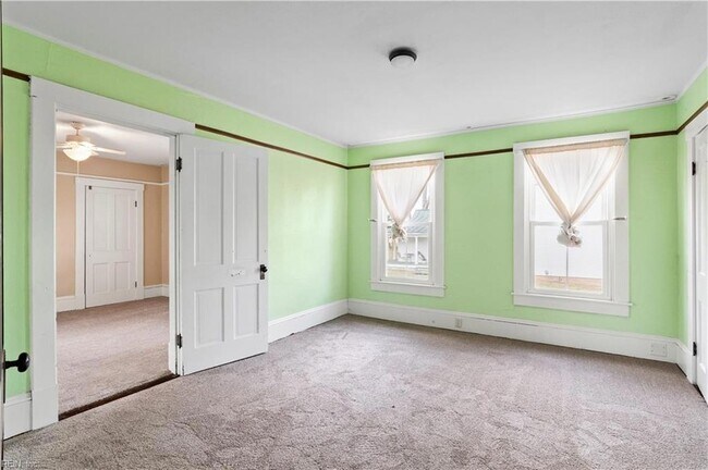 Building Photo - 227 James St