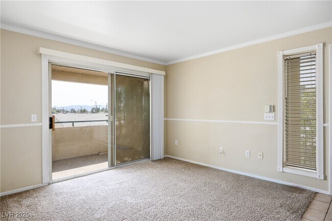 Building Photo - 5710 E Tropicana Ave