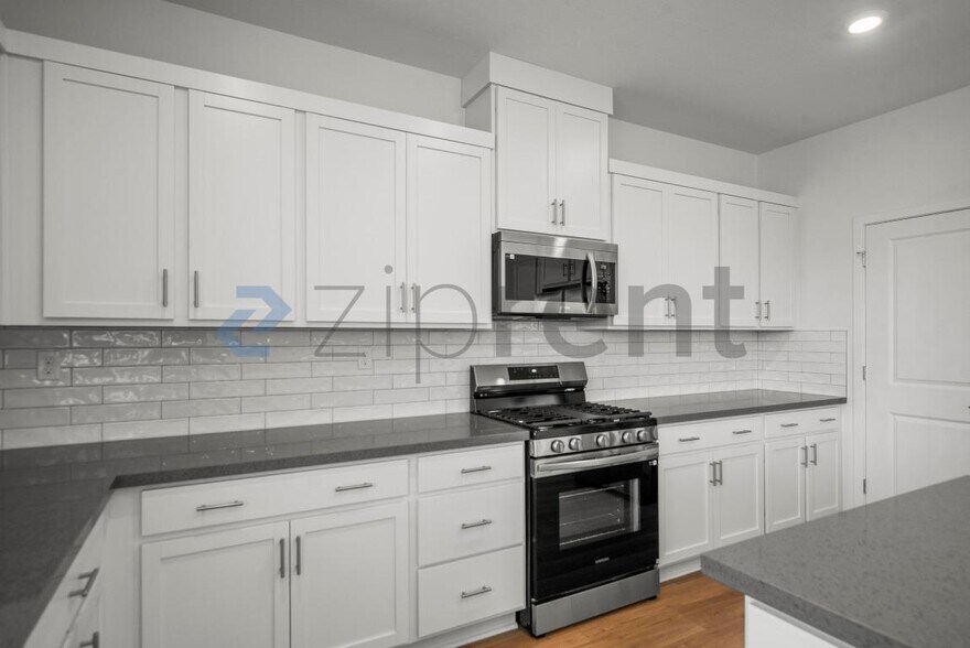 Building Photo - 3375 Tibidabo St