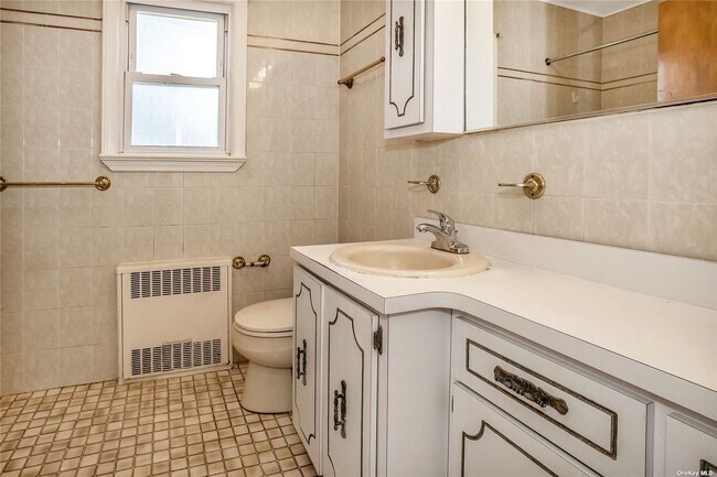 Building Photo - 713 Foch Blvd