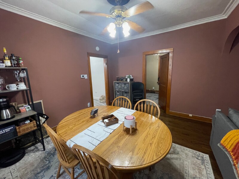 Building Photo - 5855 W Leland Ave