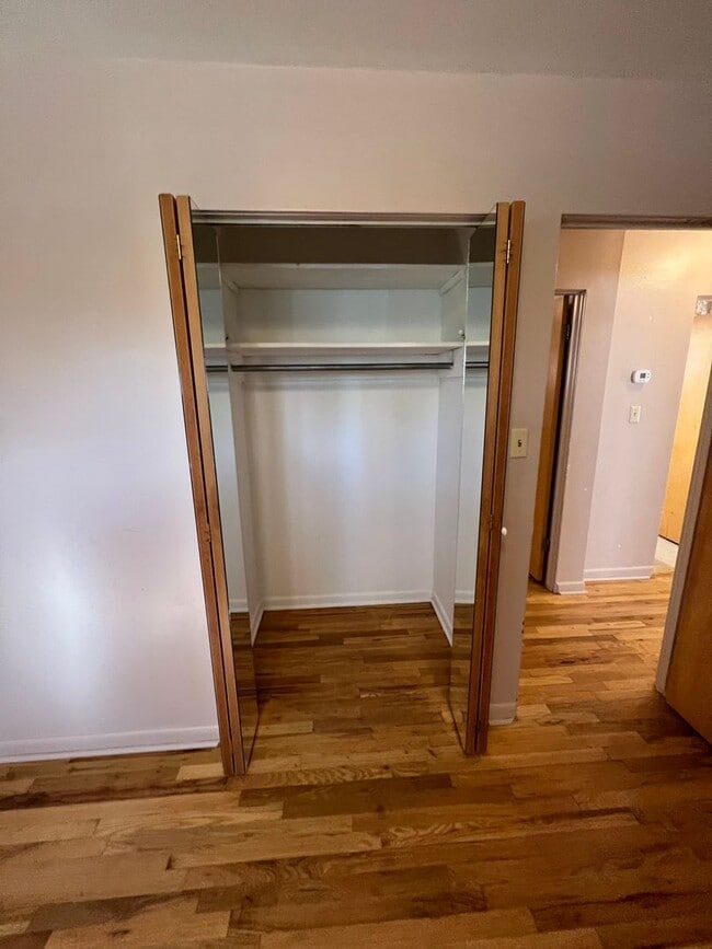 Building Photo - 3 Bed 2 Bath House with Attached 2 Car Garage & Trailer Parking