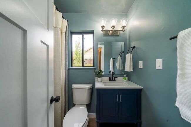 Building Photo - 4 Bedroom 2 Bath House in Corey Woods - Summerville