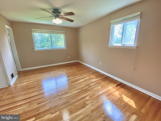 Building Photo - 8121 Edmonton Ct
