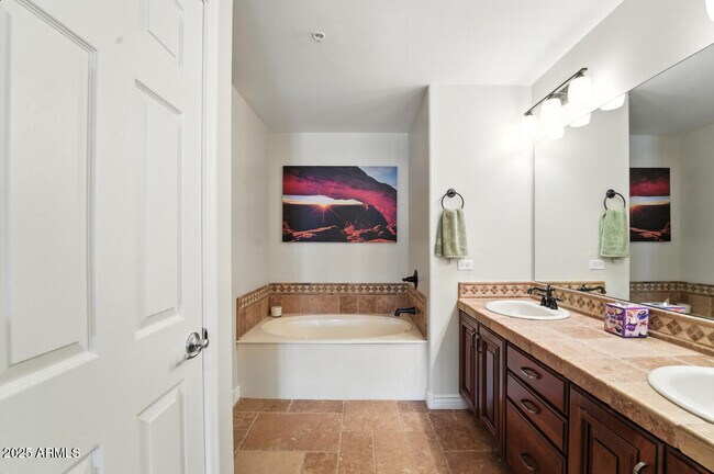 Building Photo - 5350 E Deer Valley Dr