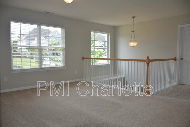 Building Photo - 307 Glennallen Rd