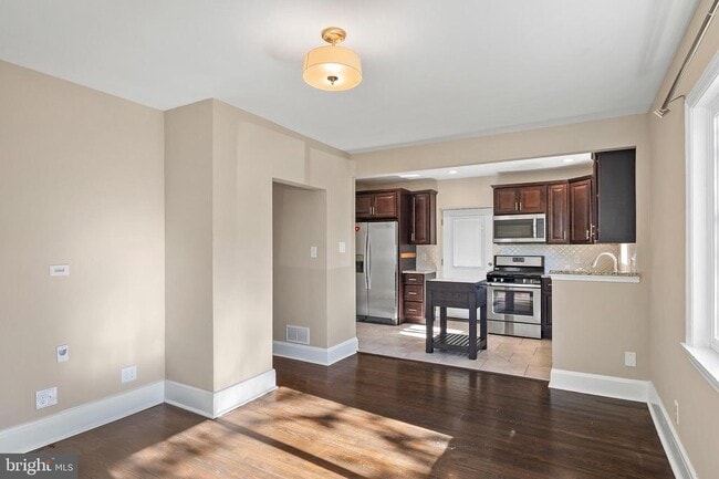 Building Photo - 4621 Greenhill Ave