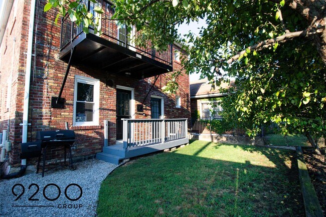 Building Photo - 1 Bed / 1 Bath- NEWLY RENOVATED APARTMENT ...
