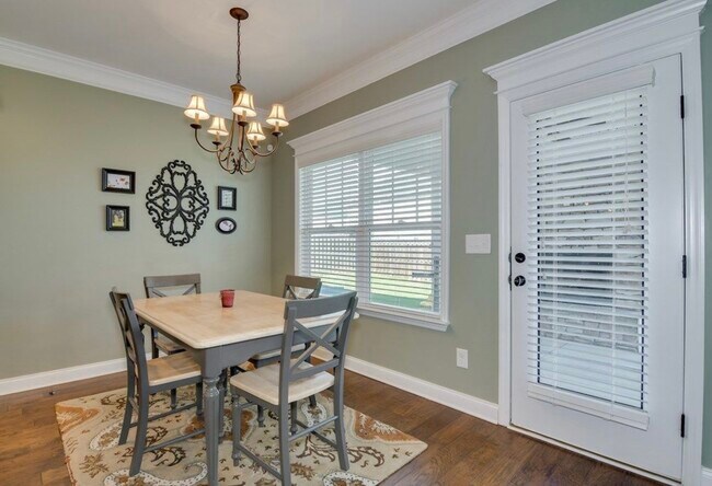 Building Photo - 5464 Everlook Cir