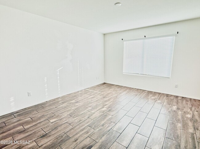 Building Photo - 12253 N Sutter Dr