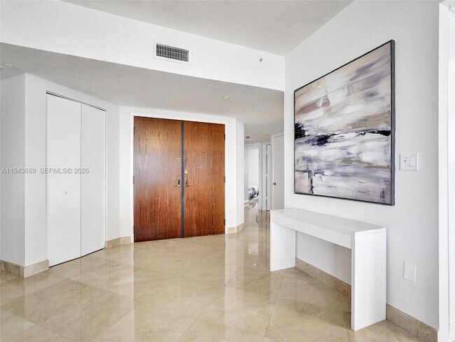 Building Photo - 9595 Collins Ave