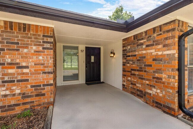 Building Photo - 57 Serenada Ln