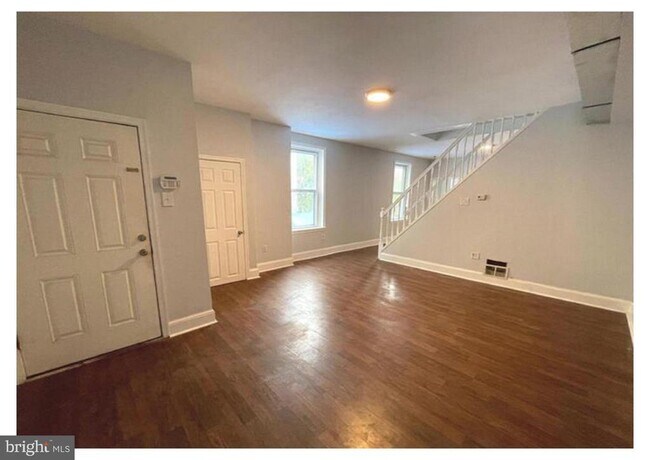 Building Photo - 775 S Front St