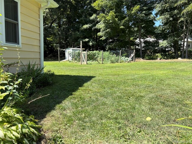 Building Photo - 193 Chappaqua Rd