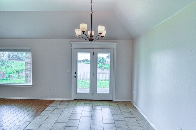 Building Photo - Newly Remodeled Three Bedroom with a Water...