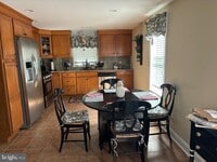 Building Photo - 177 Mary St