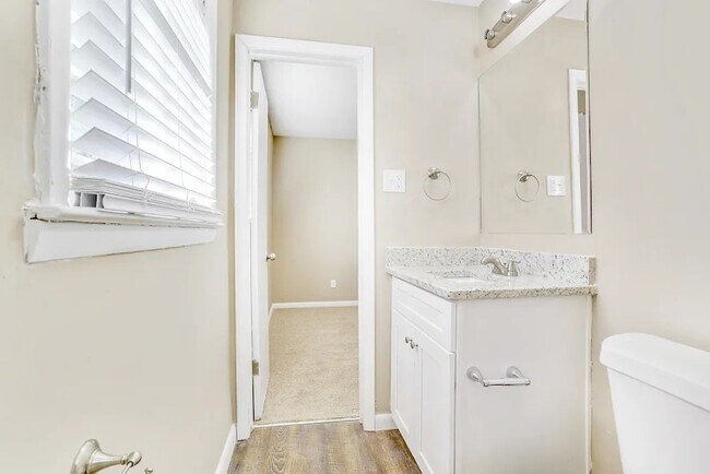 Building Photo - 844 Parkstone Dr