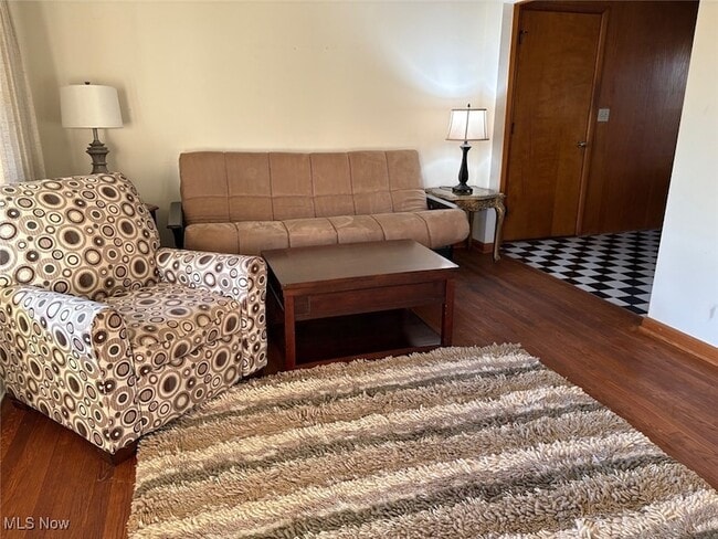 Building Photo - 168 Valley View Dr