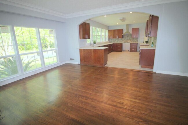 Building Photo - 174 Arlington Road