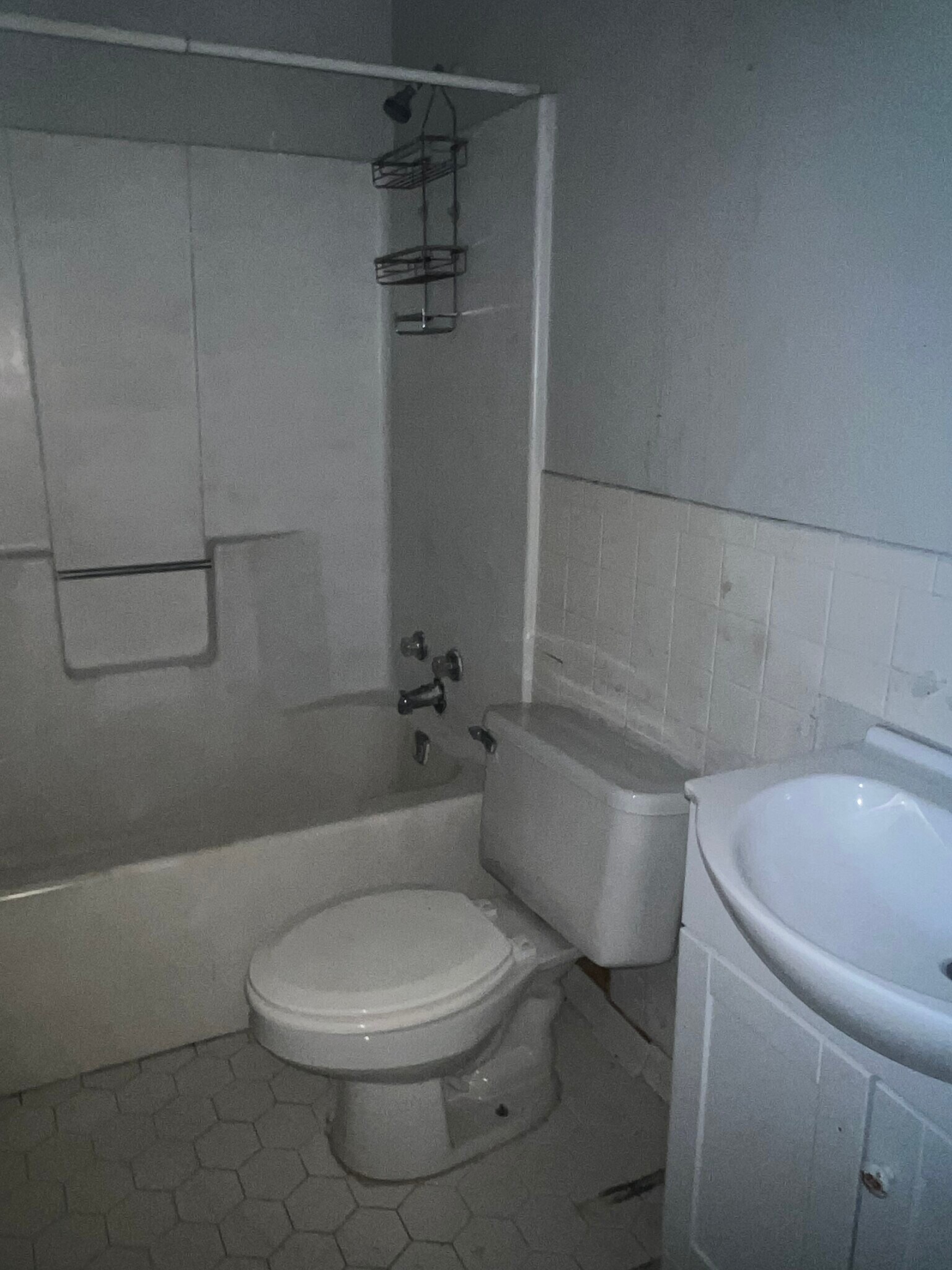 Building Photo - 222 W 34th St