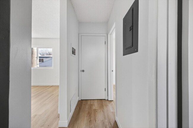 Building Photo - 767 Ball Ave