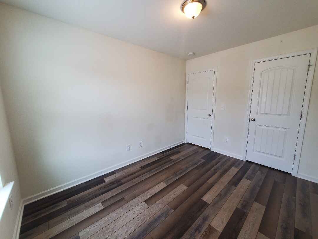 Building Photo - Room in Townhome on Maypearl Ln