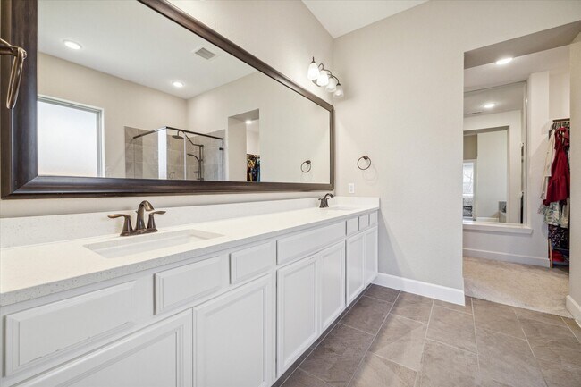 Building Photo - 11718 Lost Maples Springs Dr