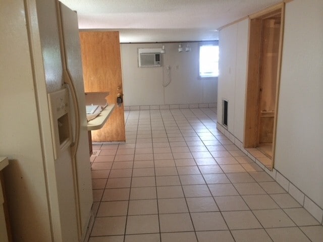 Building Photo - 304 N Lumina Ave